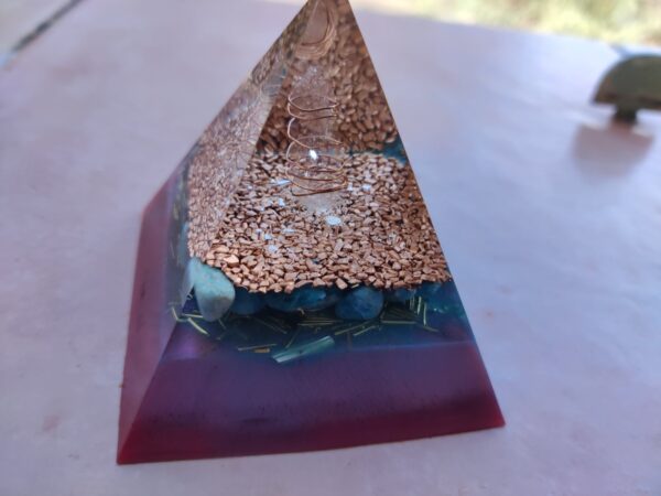 Les orgonites en forme de pyramide (petite) – Image 9