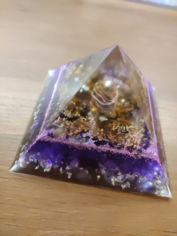 Les orgonites en forme de pyramide (petite)