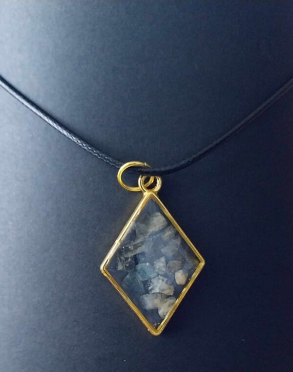 Collier losange rempli de labradorite