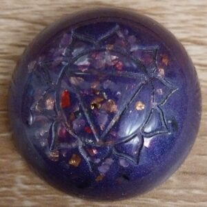 Orgonite dôme violette