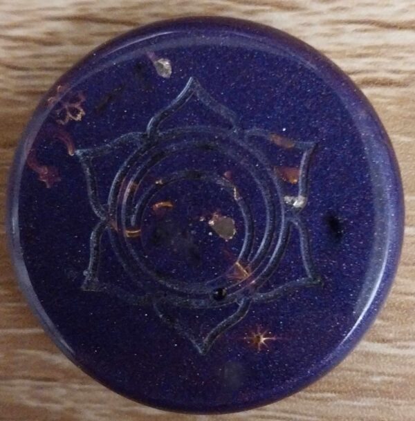 Galet orgonite chakra couronne